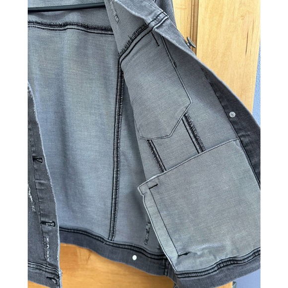 EUC, Risen Women’s Black Distressed Jean Jacket Sz Large - Picture 6 of 12